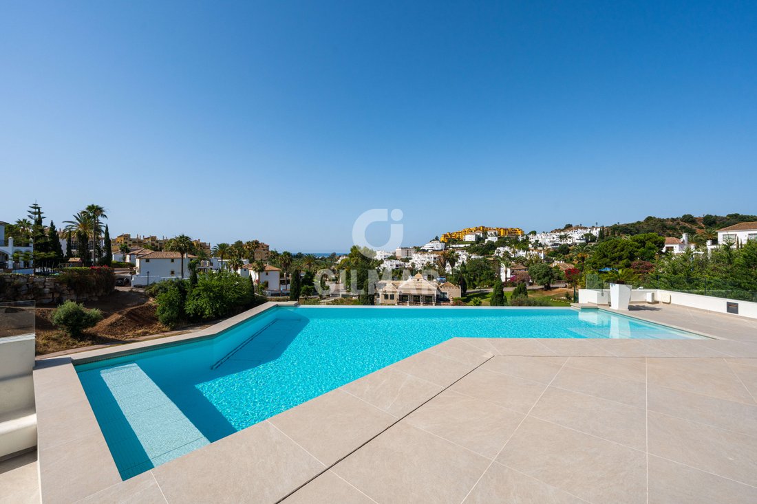 Villa in Estepona, Andalusia, Spain 3 - 17339975