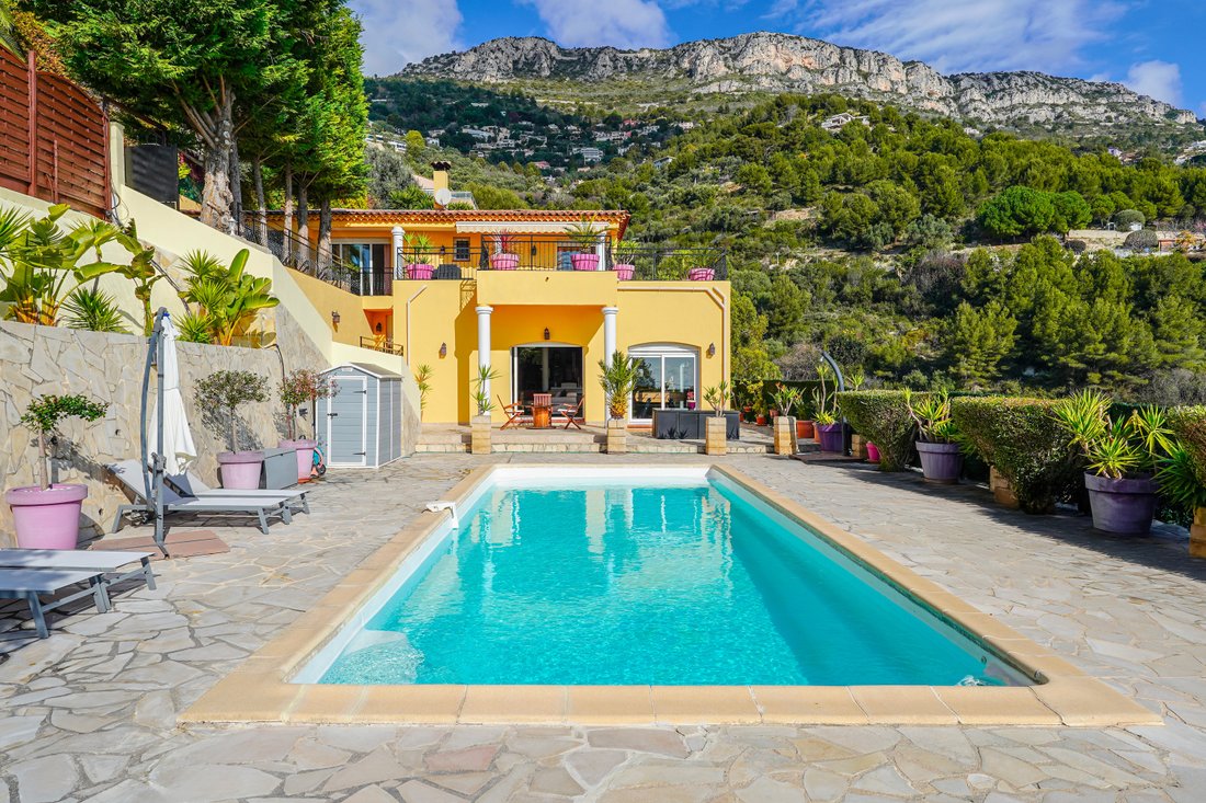 Villa in Èze, Provence-Alpes-Côte d'Azur, France 1 - 17337565