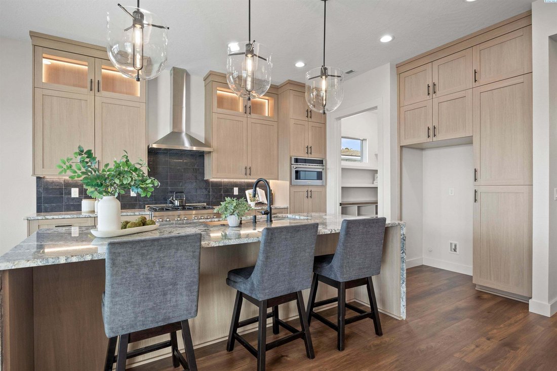 House in Kennewick, Washington, United States 4 - 17340476