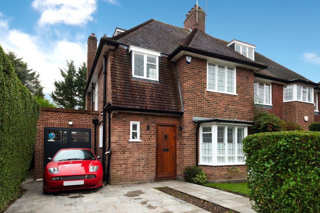 House in Hampstead Garden Suburb, Barnet, England 1 - 17338719