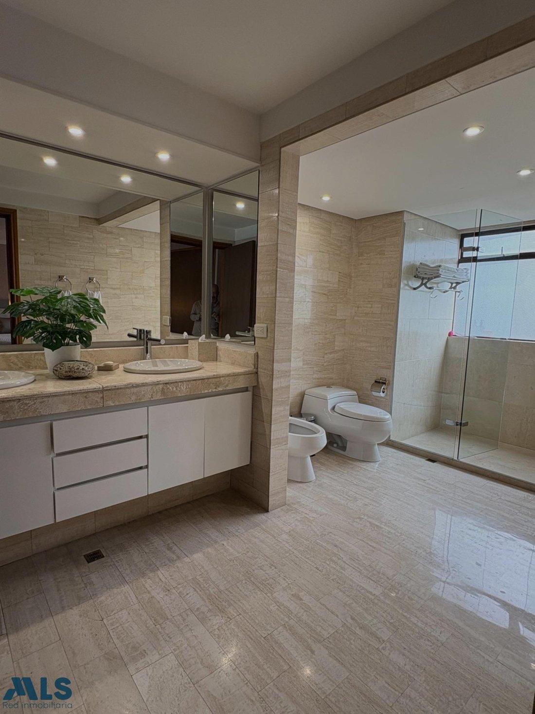 Apartment in Medellín, Antioquia, Colombia 5 - 17339386