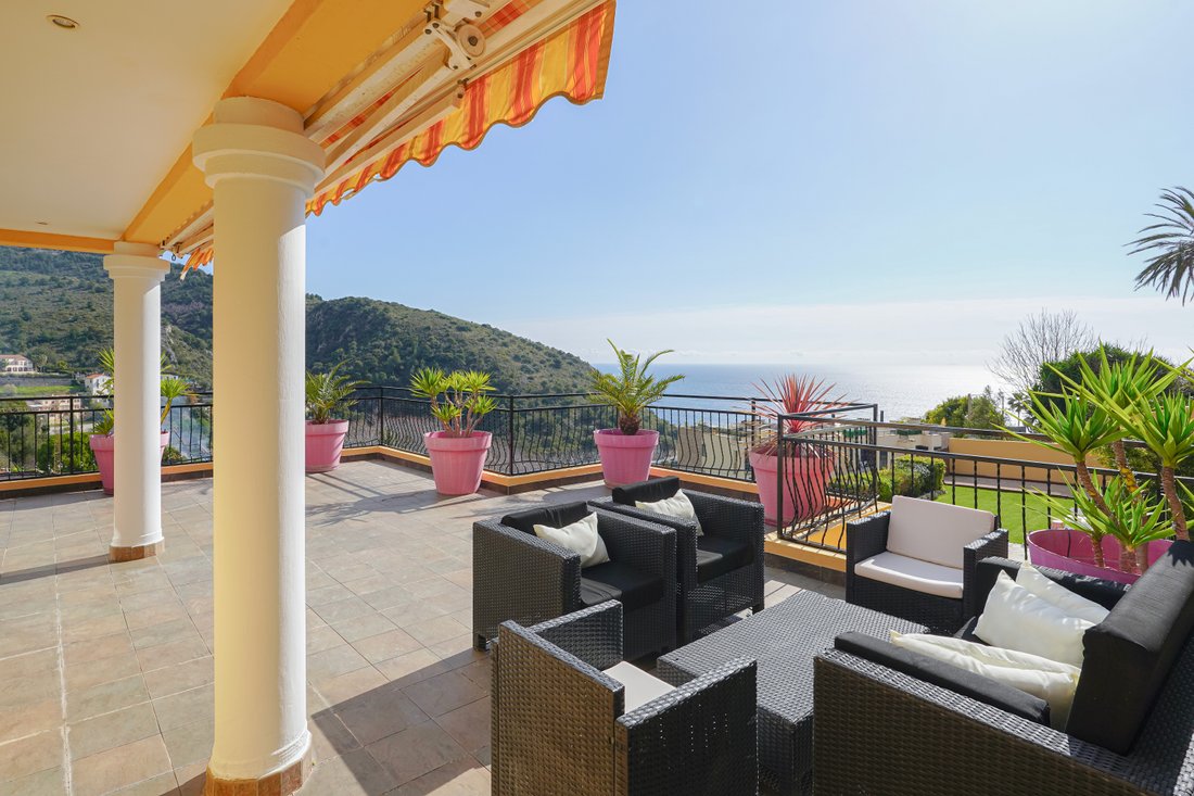 Villa in Èze, Provence-Alpes-Côte d'Azur, France 4 - 17337565