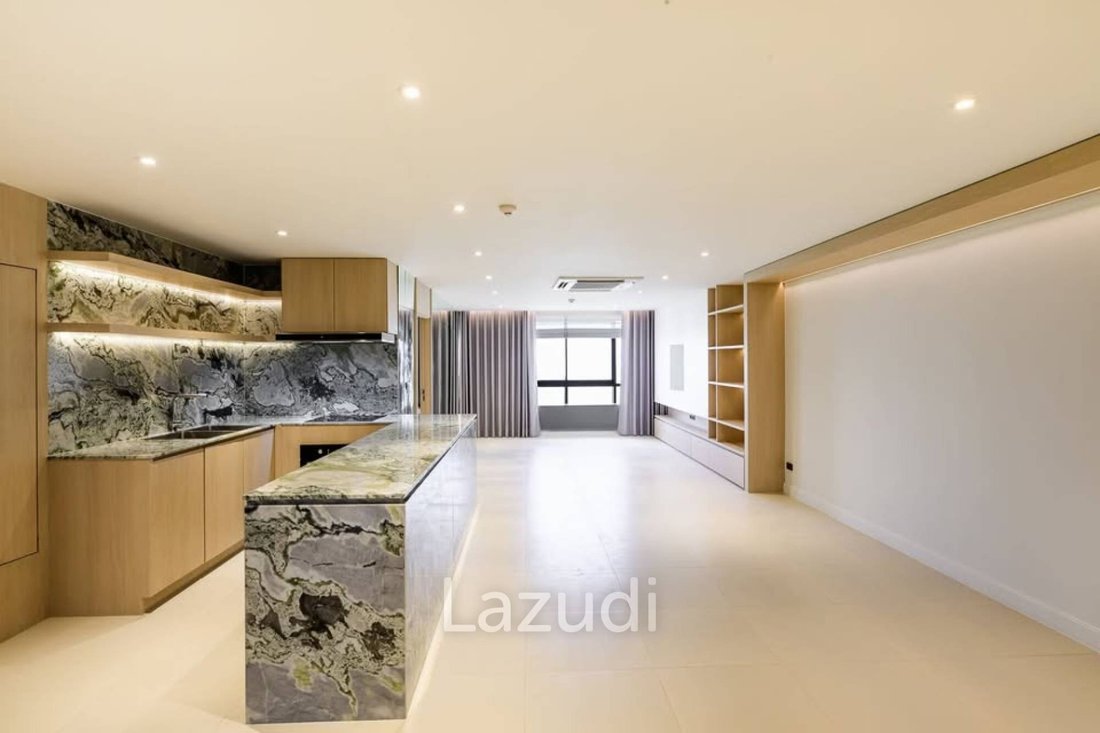 3 Bedroom 2 Bathroom 151 SQ.M. Jomtien Plaza Condotel
