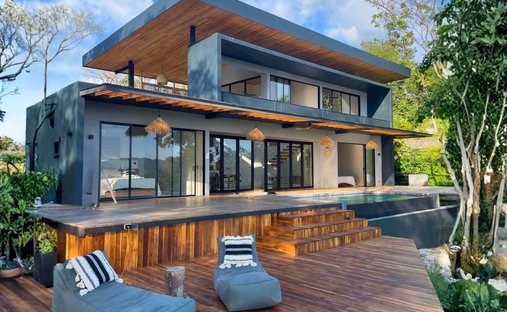 Villa in Carmen Beach, Puntarenas Province, Costa Rica 1