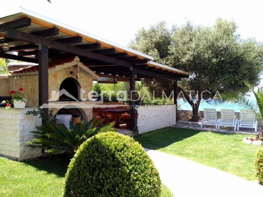Villa in Zaboric, Sibenik-Knin County, Croatia 1 - 17344541