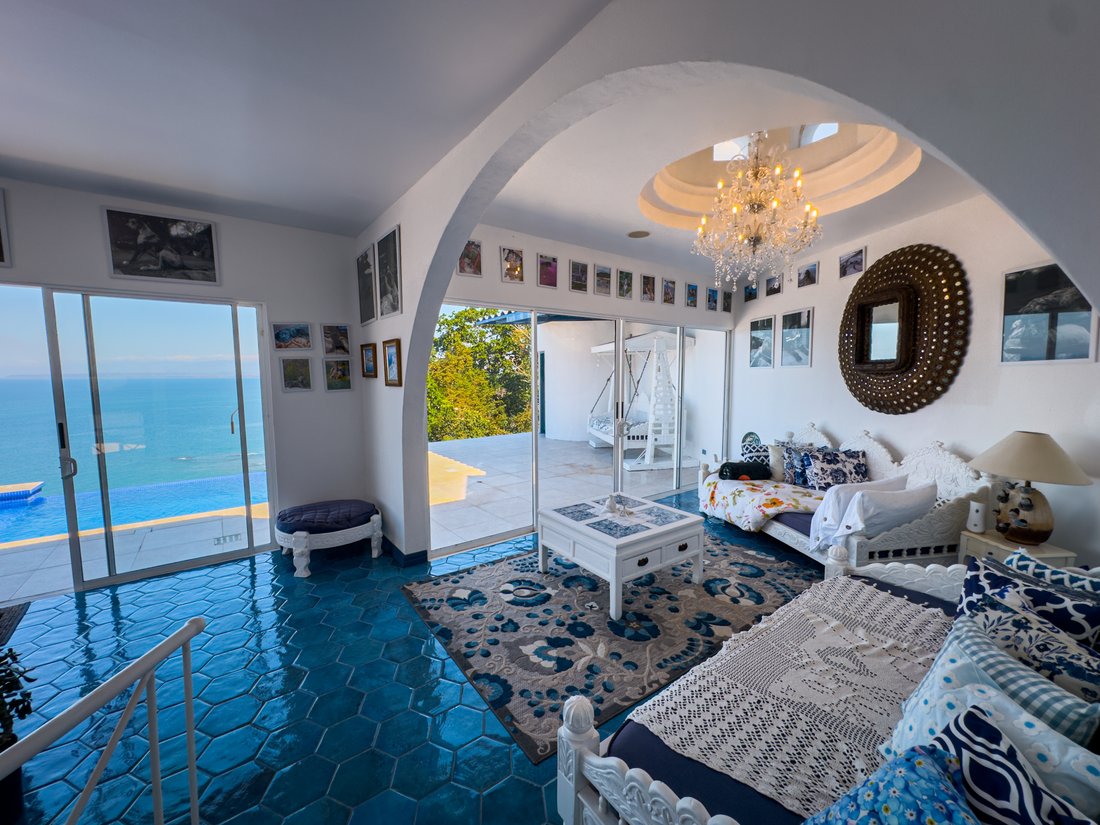 Villa in Playa Herradura, Puntarenas Province, Costa Rica 3 - 17342611