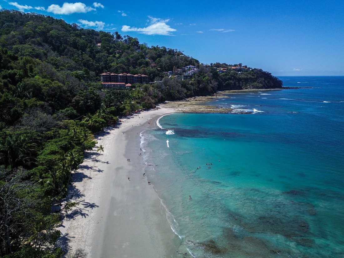Villa in Playa Herradura, Puntarenas Province, Costa Rica 4 - 17342611