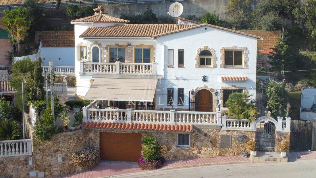 House in Lloret de Mar, Catalonia, Spain 4 - 17345128