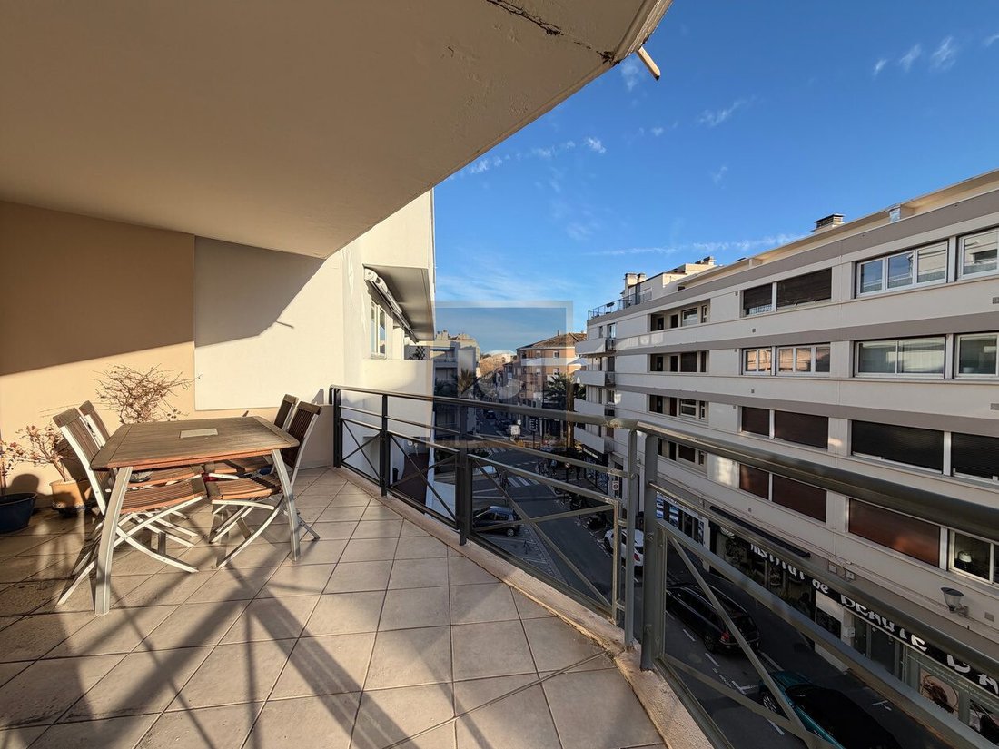 Apartamento en Ville-Les Saquedes-Le Bouillonnet, Sainte-Maxime, Francia 1 - 17343695