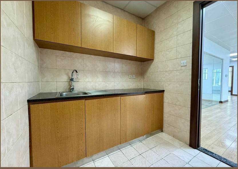 Business Bay, Dubai, United Arab Emirates 4 - 17344871