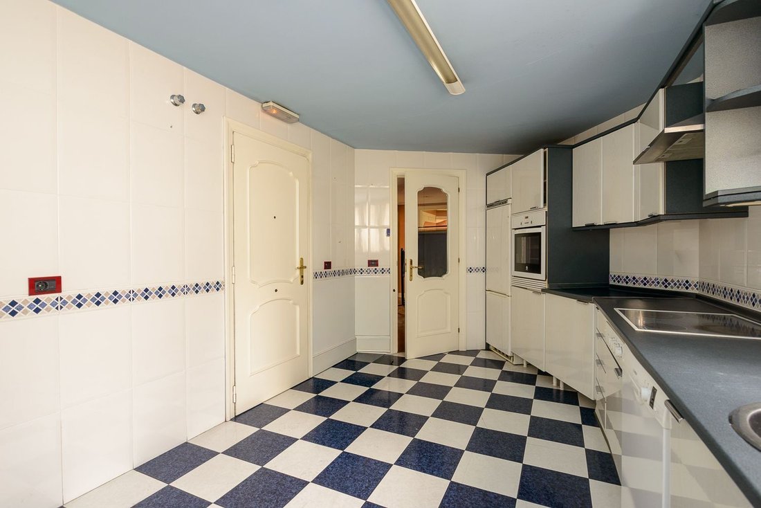 Apartment in Centro y casco historico, Oviedo, Spain 2 - 17344331