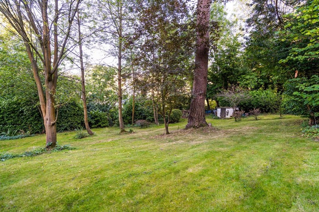 House in Woldingham, England 3 - 17344773