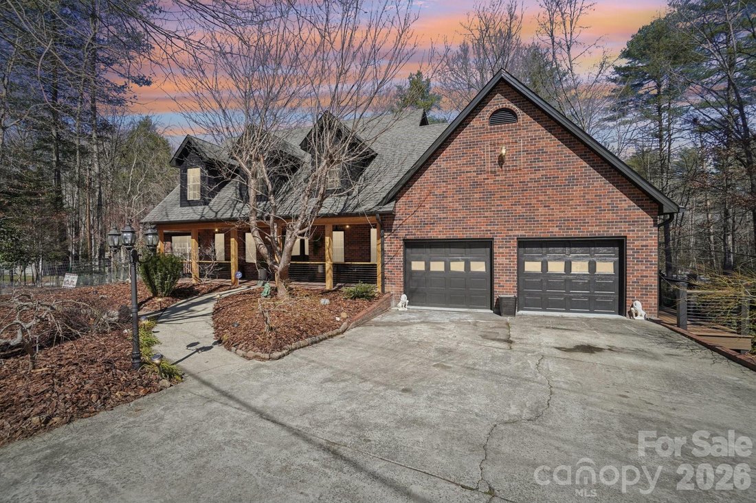 House in Laurel Park, North Carolina, United States 2 - 17344657