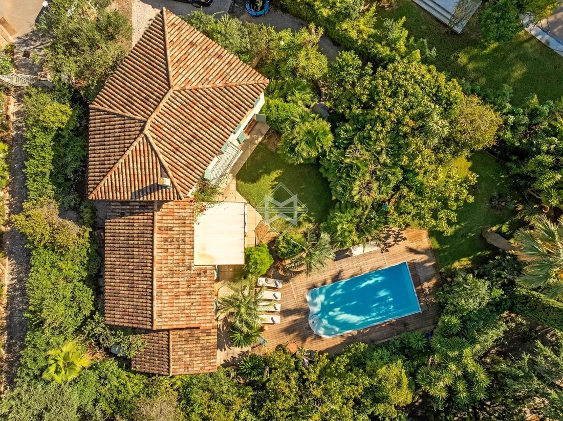 Villa in La Londe-les-Maures, Provence-Alpes-Côte d'Azur, France 4 - 17345150