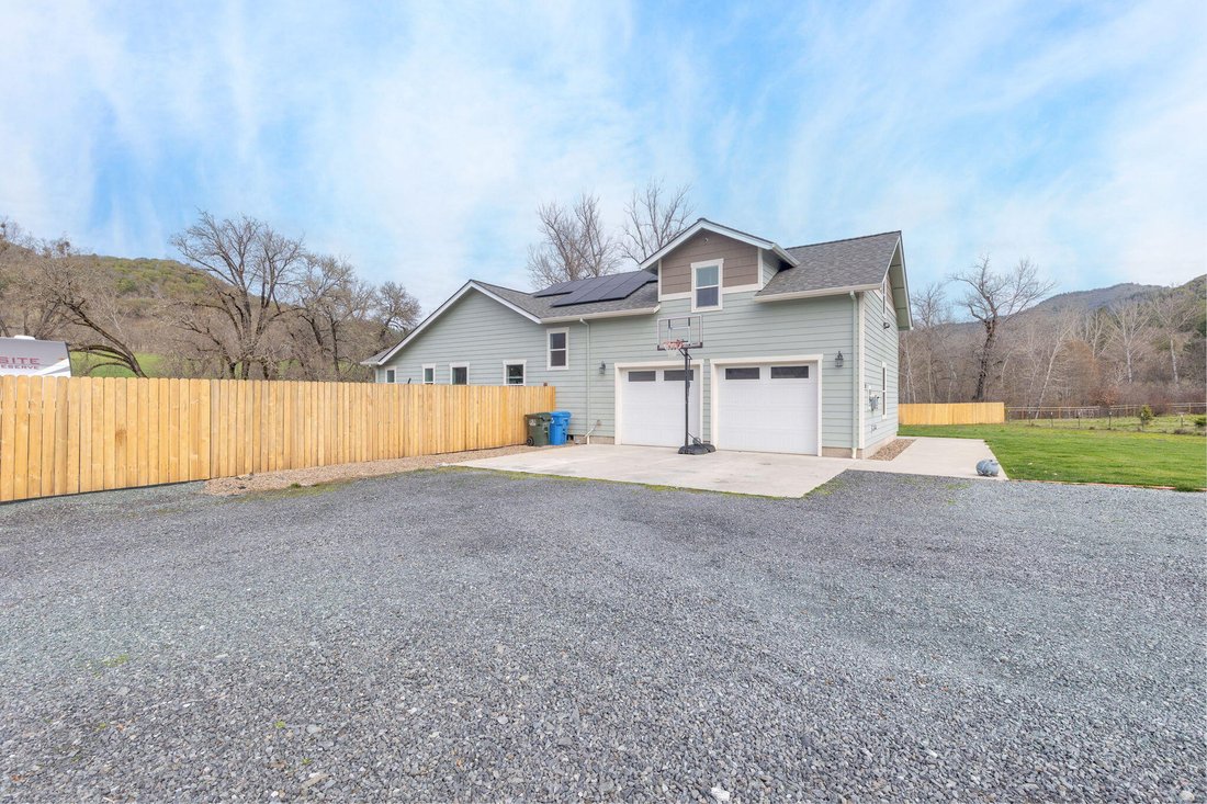 House in Gold Hill, Oregon, United States 4 - 17341411