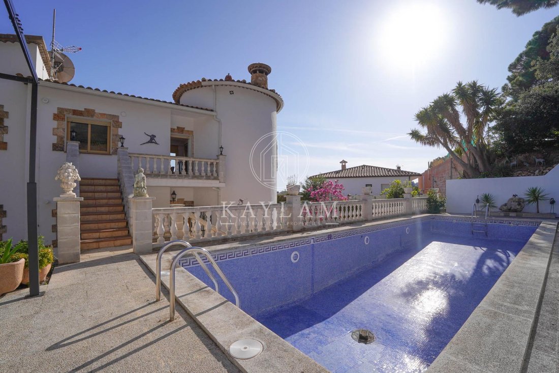 House in Lloret de Mar, Catalonia, Spain 2 - 17345128