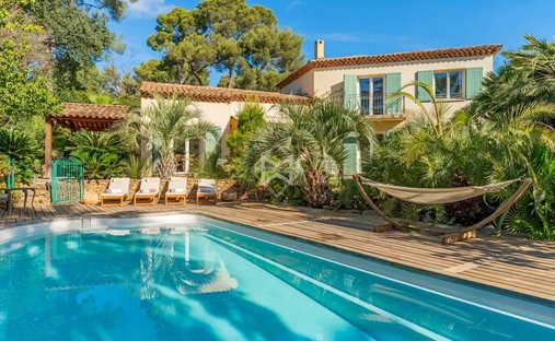 Villa à La Londe-les-Maures, Provence-Alpes-Côte d'Azur, France 1