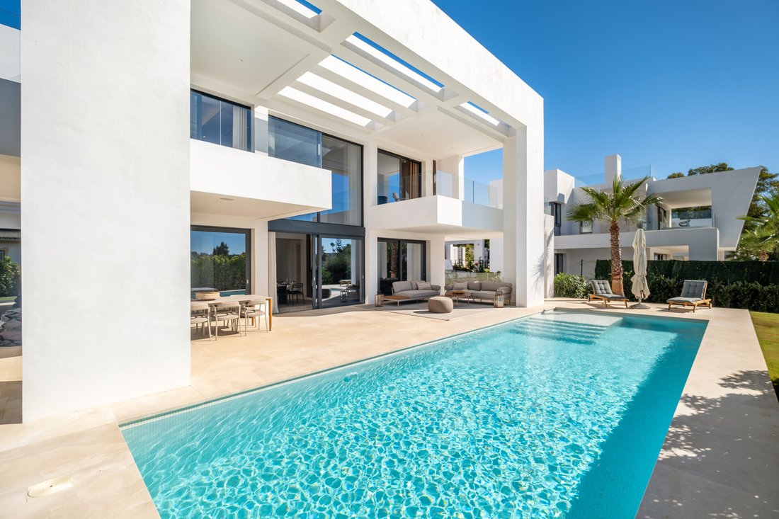 Villa in Cancelada, Estepona, Andalusia 2 - 17344355