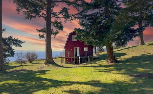 House in Hat Island, Washington, United States 1