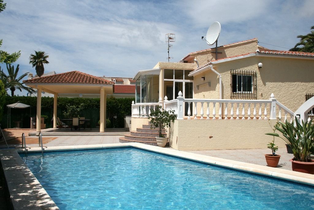 Chalet in Elx / Elche, Valencian Community, Spain 1 - 17346194