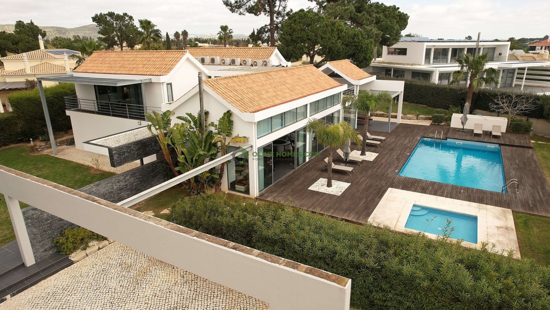 Villa in Quarteira, Algarve, Portugal 1 - 17346298