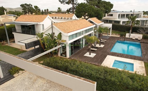 Villa in Quarteira, Algarve, Portugal 1
