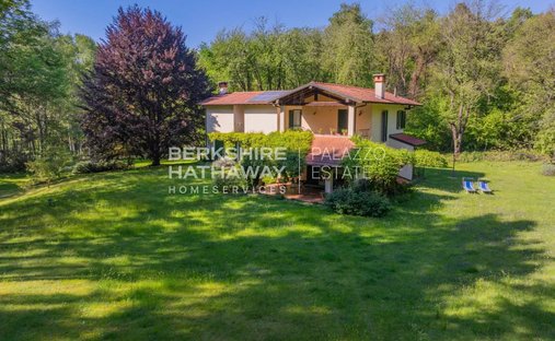 Villa in Osmate, Lombardy, Italy 1