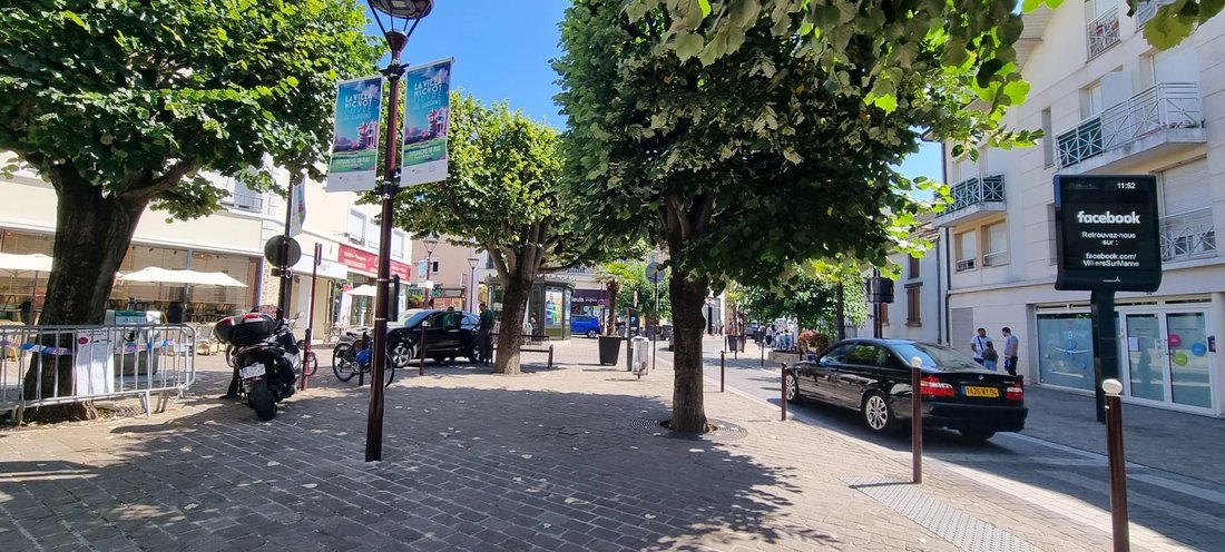 Champigny-sur-Marne, Ile-de-France, France 1 - 17352623