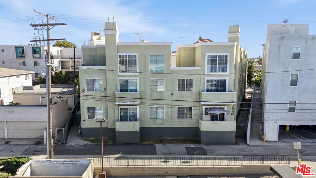 Los Angeles, California, United States 3 - 17350055