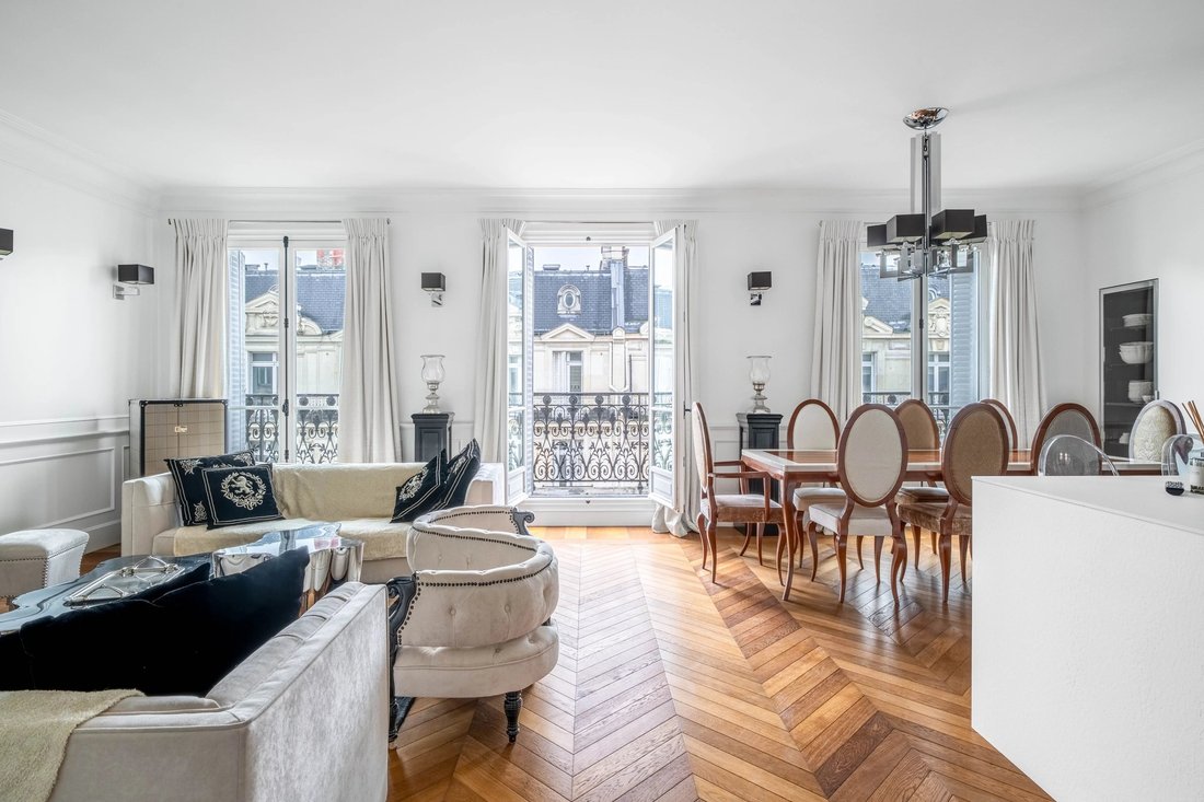 Apartment in Saint Philippe du Roule, Paris 8e Arrondissement, Paris 1 - 17348856