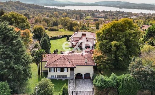 Villa in Barasso, Lombardei, Italien 1
