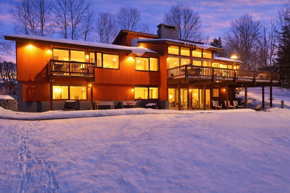 House in Southbridge, Massachusetts, United States 2 - 17349085