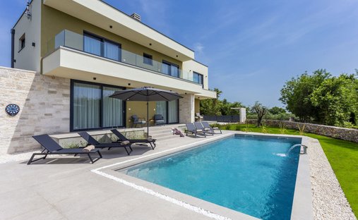 Villa in Svetvincenat, Istria County, Croatia 1