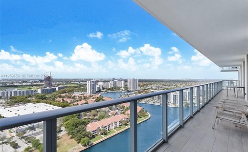Condo in Hollywood, Florida, United States 1