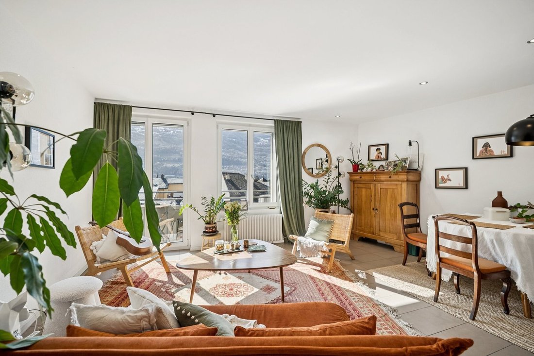 Bright Apartment Overlooking The Historic Heart Of Sion
