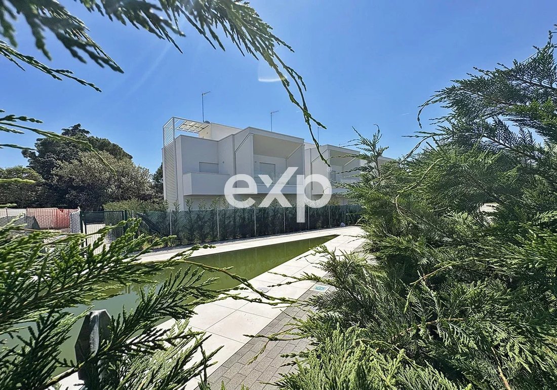 Villa in Lignano Sabbiadoro, Friuli – Venezia Giulia, Italy 1 - 15843486