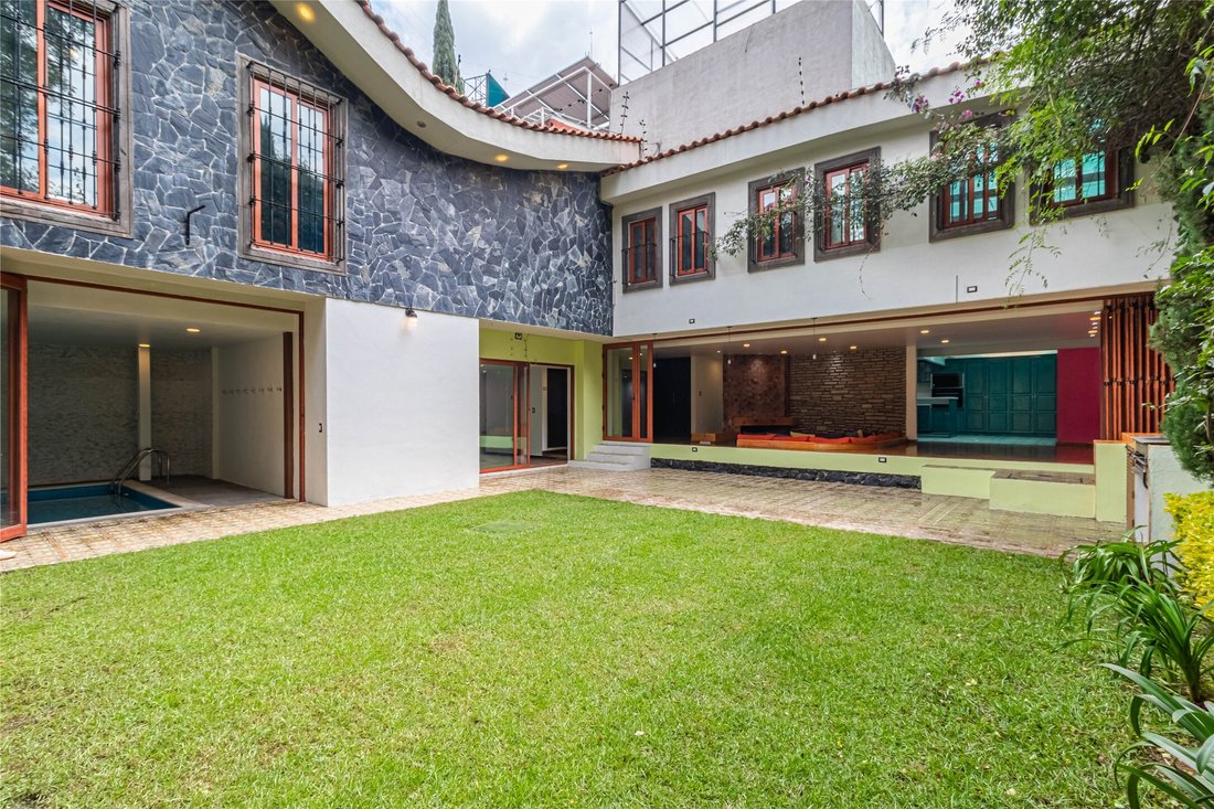 House in United States 1 - 17349126