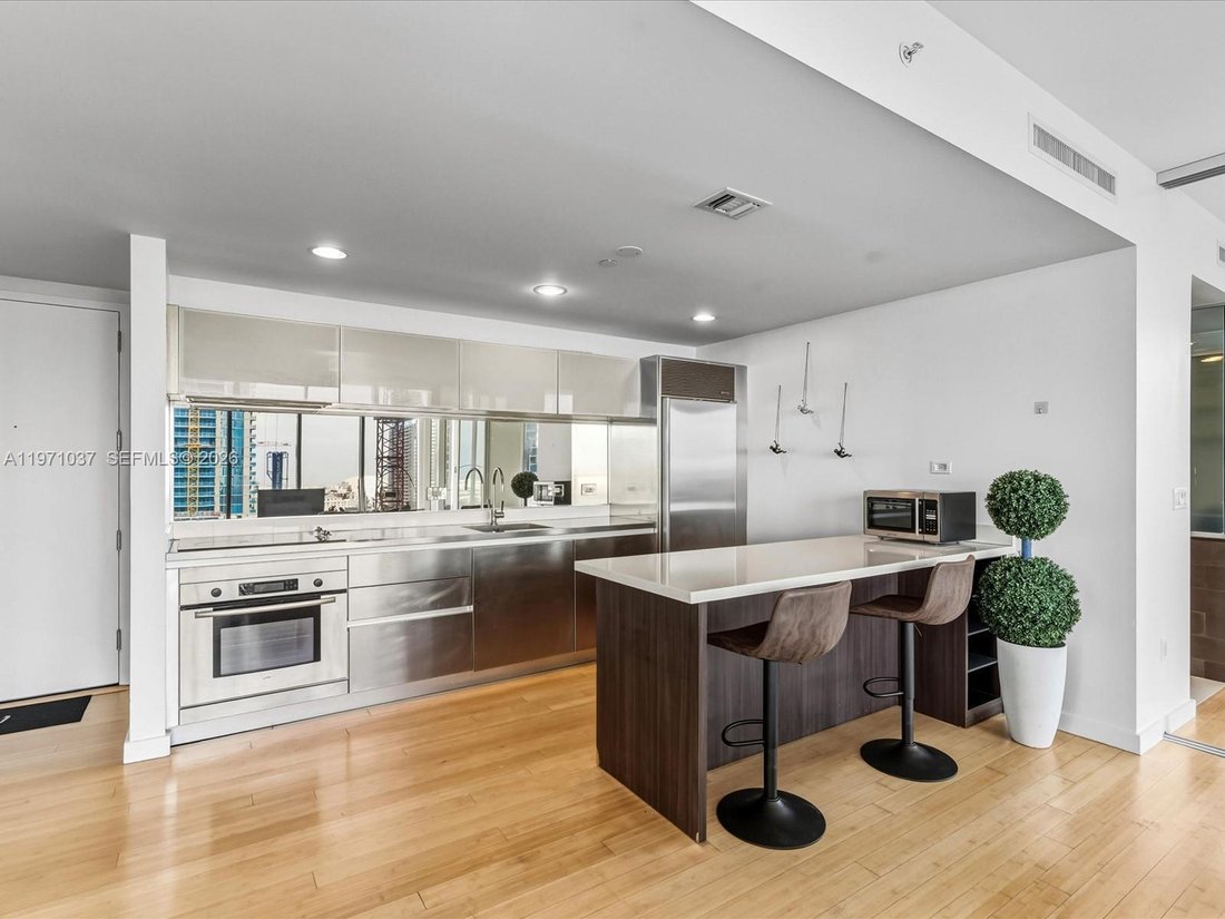 Condo in Miami, Florida, United States 5 - 17352846