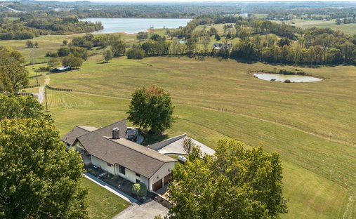 Farm Ranch in Columbia, Tennessee, United States 1