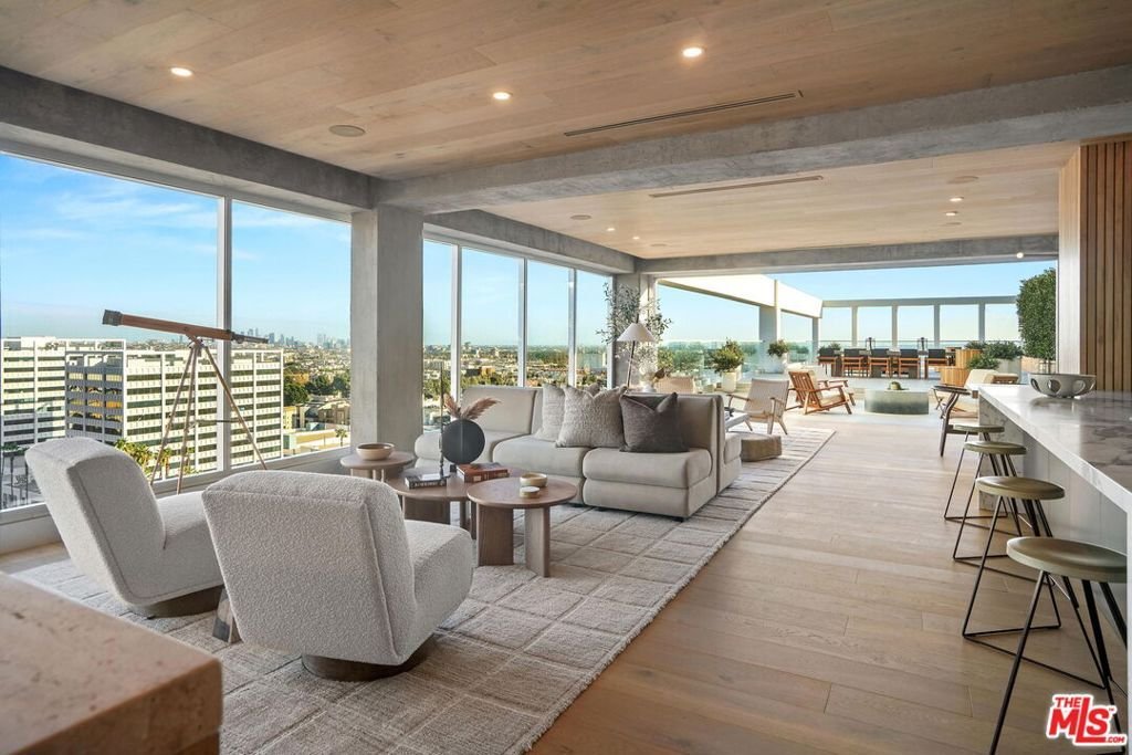 Condo in Los Angeles, California, United States 1 - 17354323