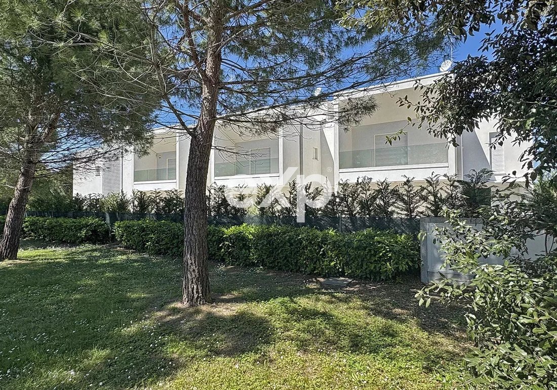 Villa in Lignano Sabbiadoro, Friuli – Venezia Giulia, Italy 2 - 15843486