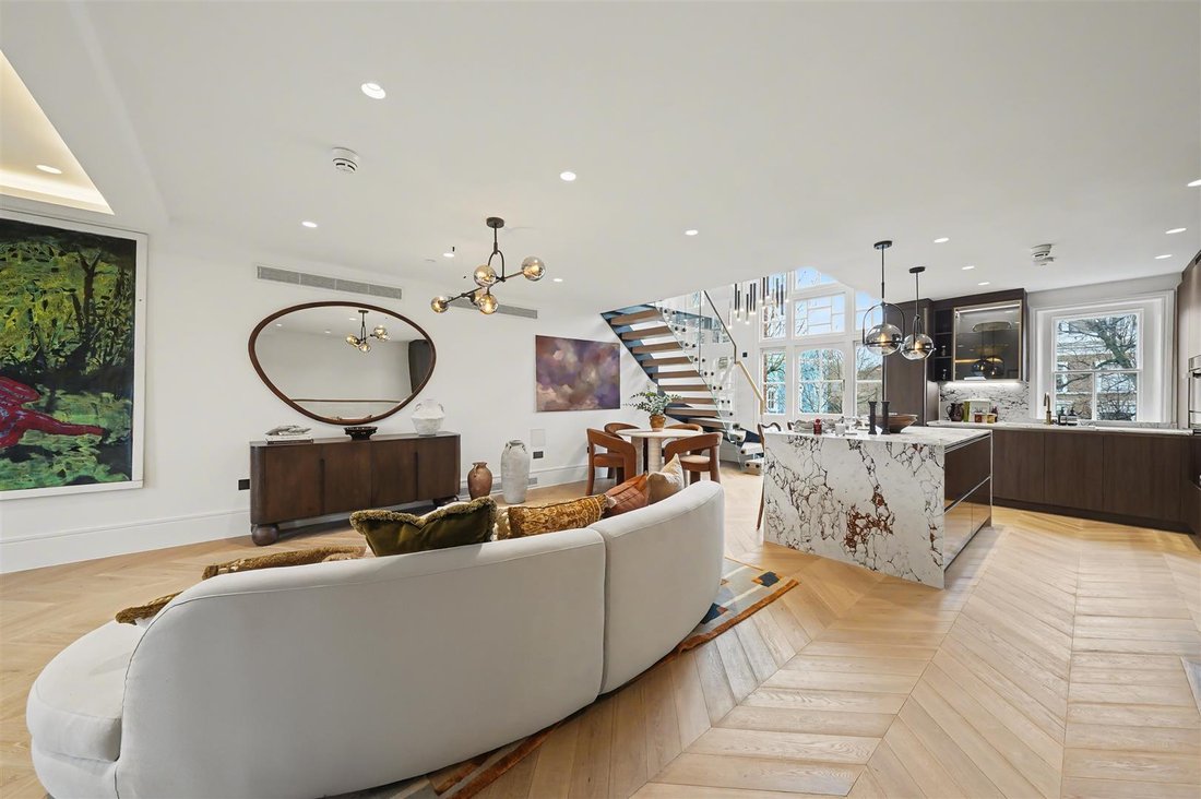 Apartment in Belsize Park, Camden, England 1 - 17350007