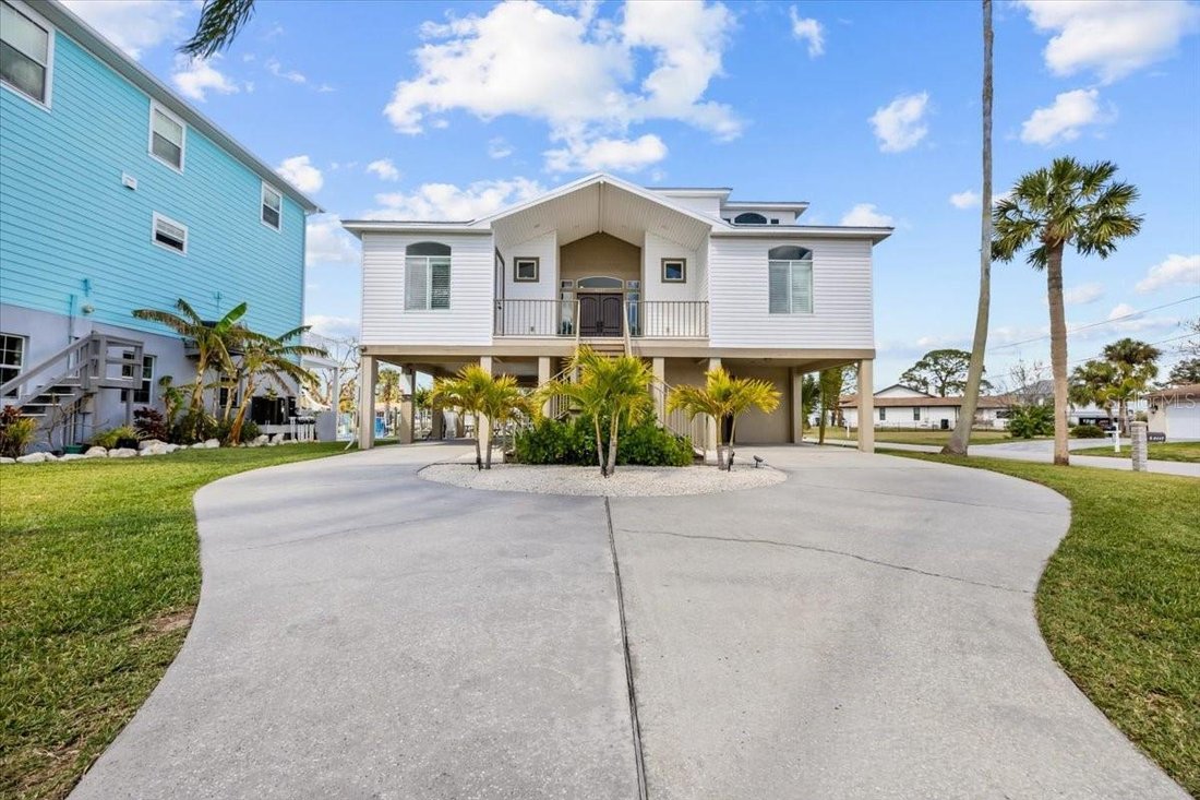 Maison à New Port Richey, Floride, États-Unis 4 - 17351457