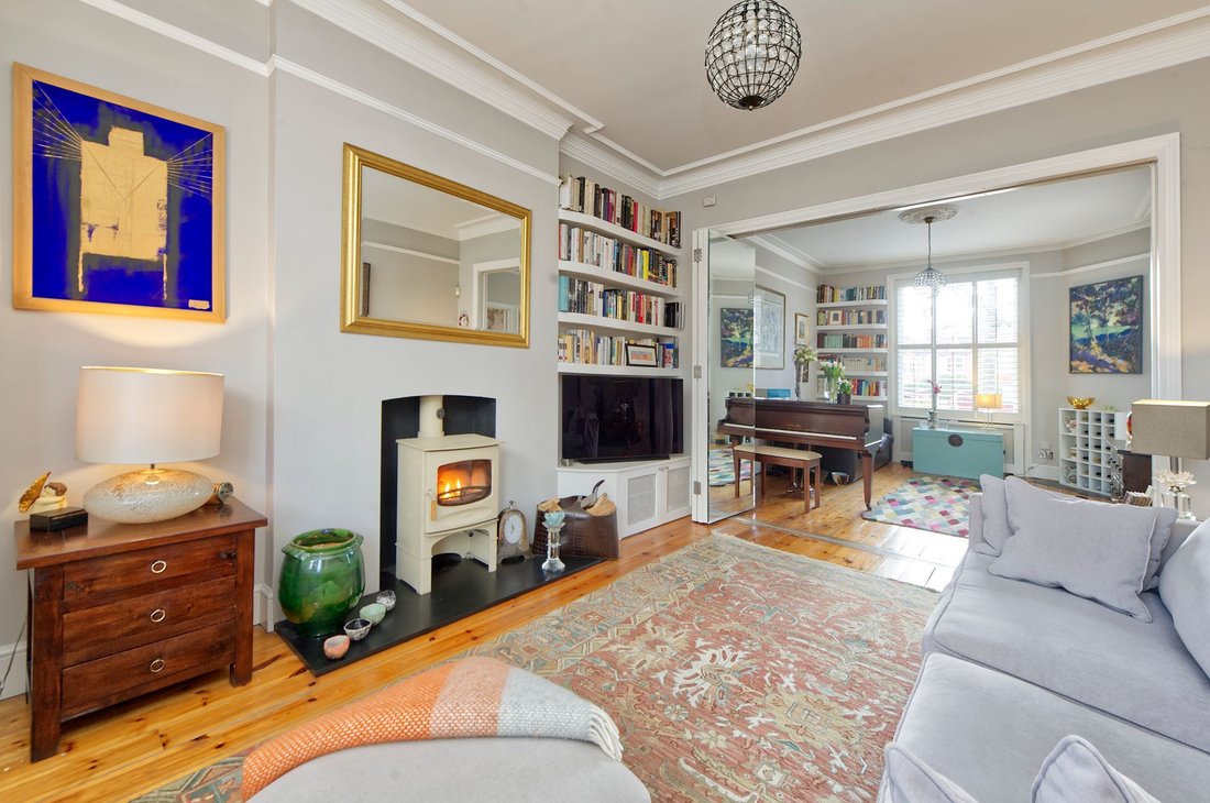 Apartment in Ladbroke Grove, Kensington And Chelsea, England 1 - 16734915