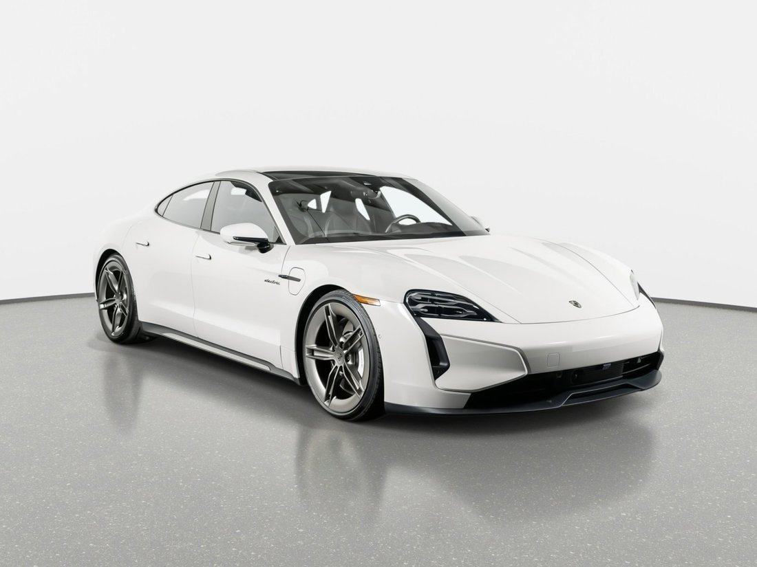 Sedan in Pompano Beach, FL, United States 4 - 17127401
