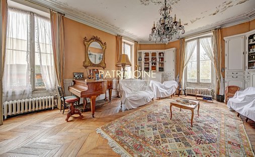 Apartment in Saint-Germain-en-Laye, Ile-de-France, France 1