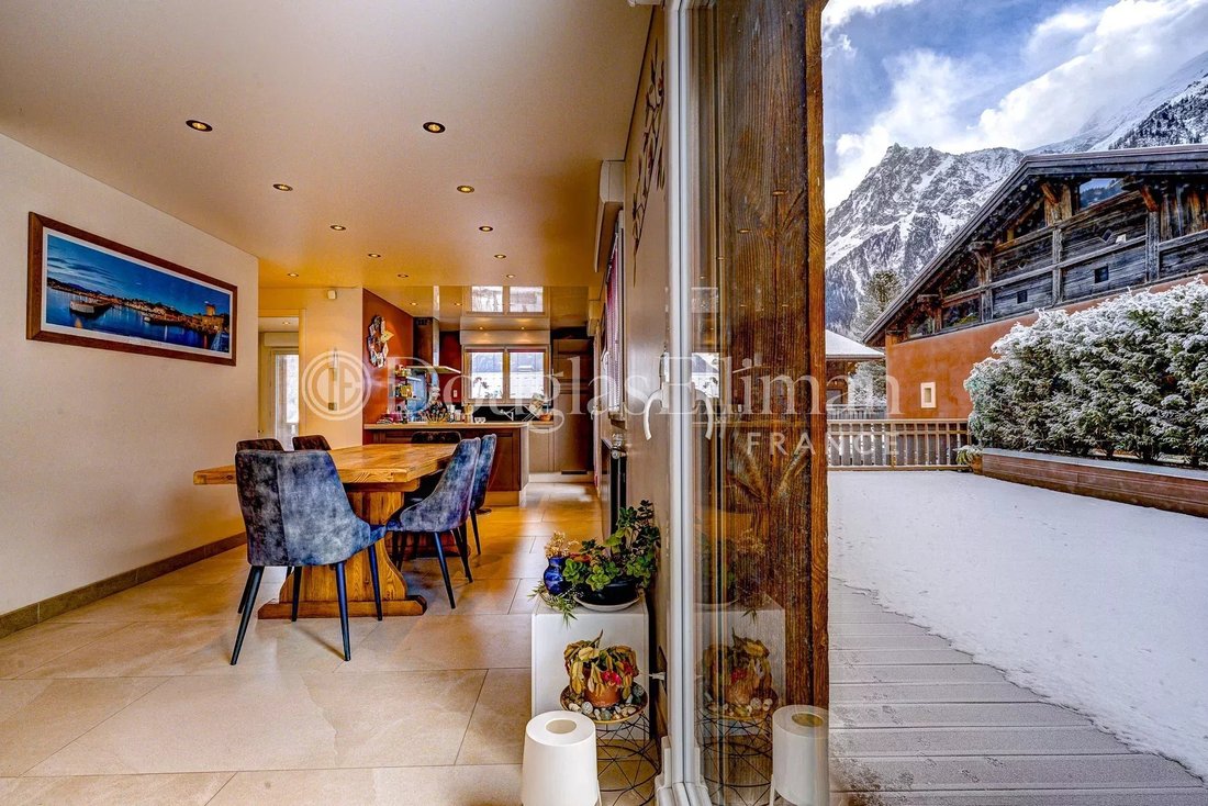 Chalet in Les Houches, Auvergne-Rhône-Alpes, France 1 - 17348734