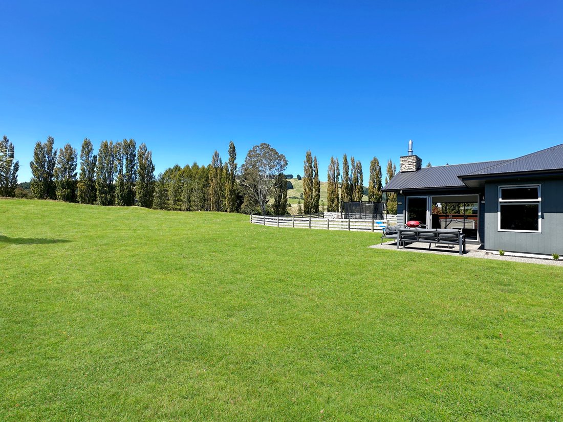Kinloch, Waikato, New Zealand 4 - 17353673