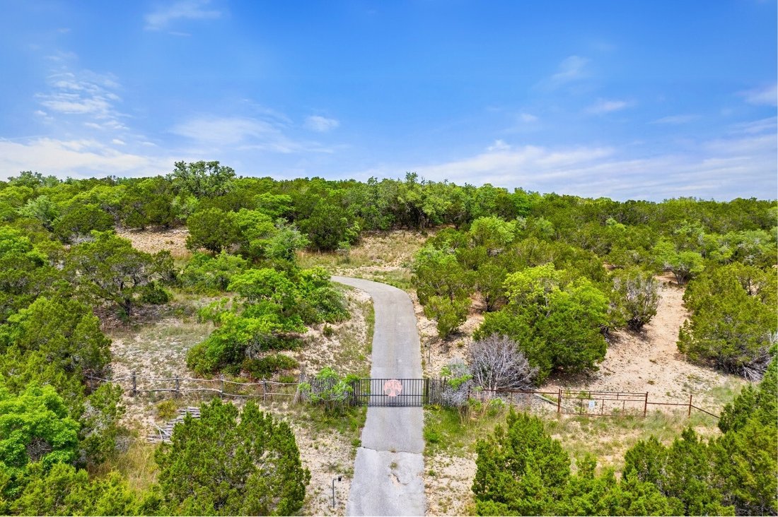Farm Ranch in Johnson City, Texas, United States 2 - 17351104