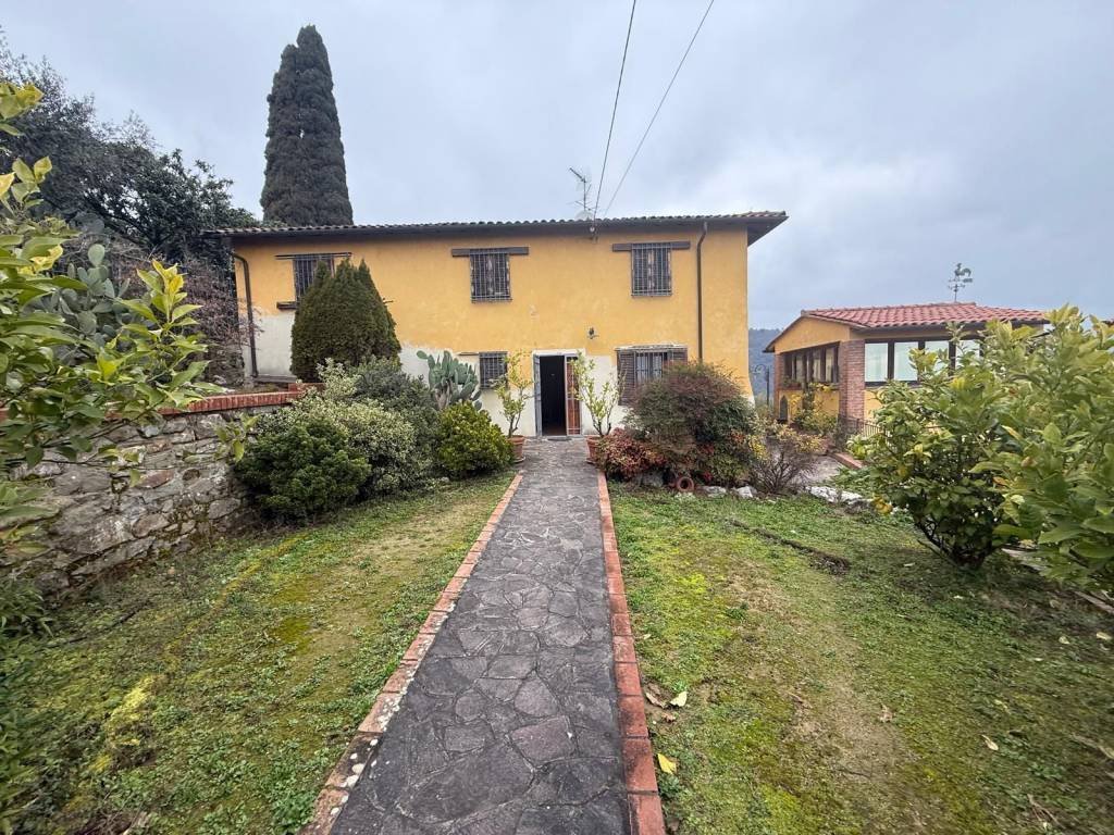 Villa in Center, Pescia, Tuscany 3 - 17354047